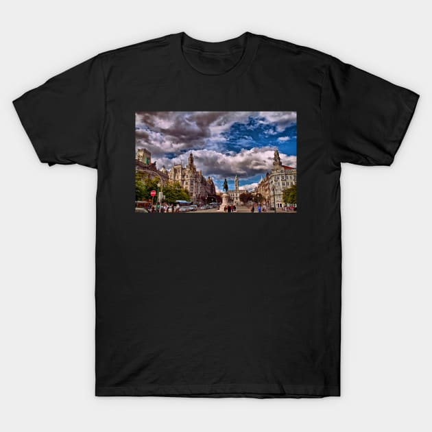 Portugal. Porto. Plaza de la Libertad. T-Shirt by vadim19